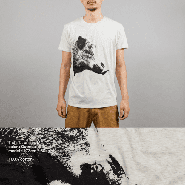 干支　猪（イノシシ年）デザインTシャツ 動物 男性モデル正面 シルクスクリーン印刷拡大